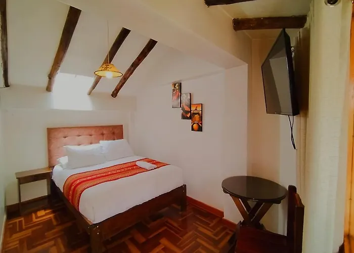 Paqarina San Blas Hotel *