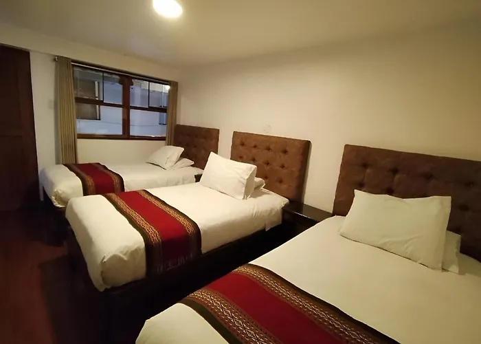 Paqarina San Blas Hotel *