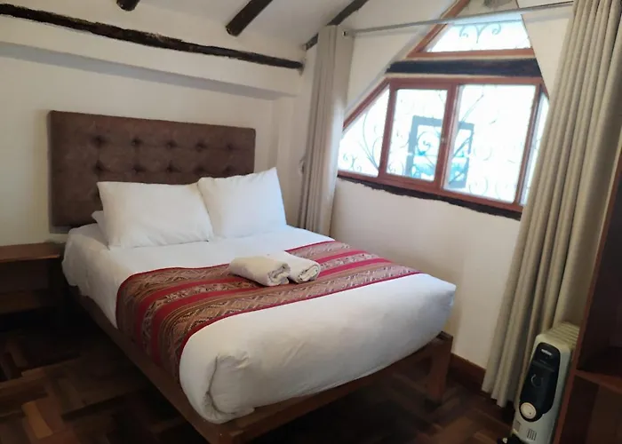Paqarina San Blas Hotel *
