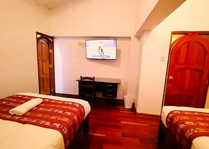 Paqarina San Blas Hotel *