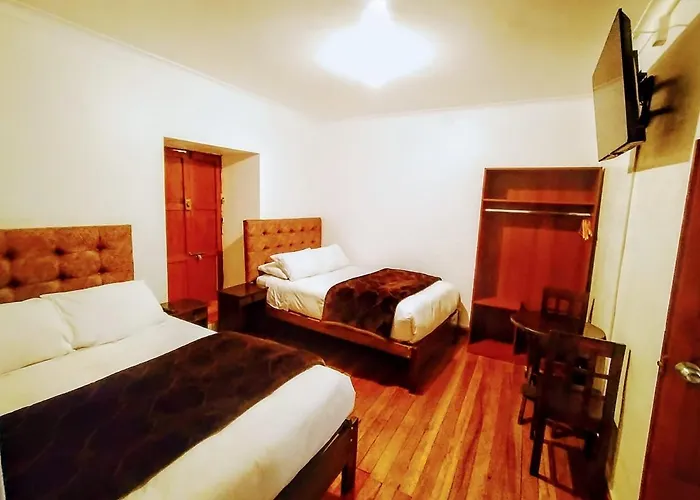 Paqarina San Blas Hotel *