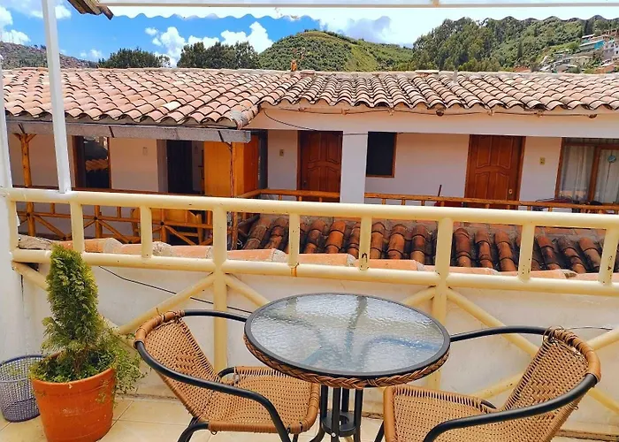 Paqarina San Blas Hotel *